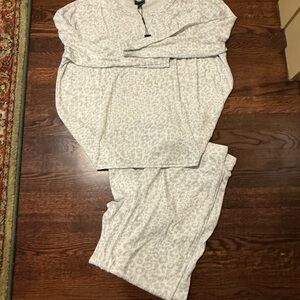 T Tahari Cream Leopard Print Pajama Set